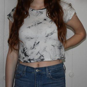 Marble Black and White Crop